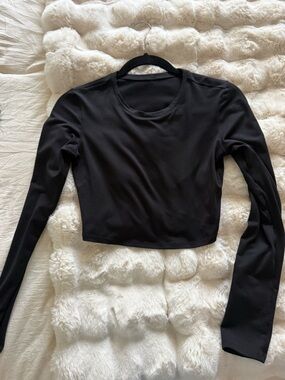 ALO Yoga Black Long-Sleeve Cropped Crewneck Top